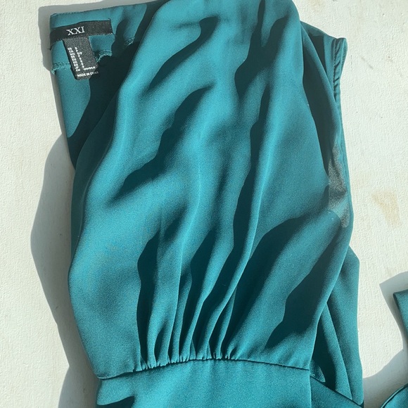 Forever 21 dress 🚨 - Picture 5 of 6